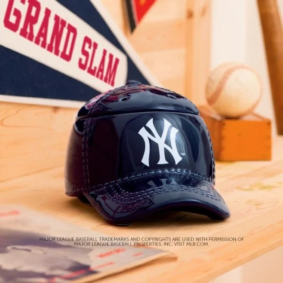 New York Yankees Scentsy Warmer - Picture 4 of 5